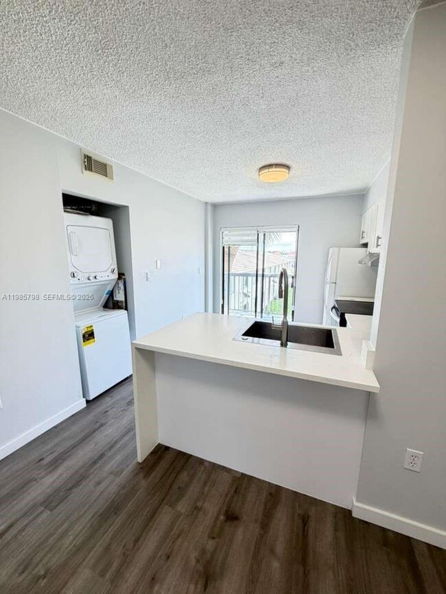 Foto del edificio - 5290 W 21st Ct