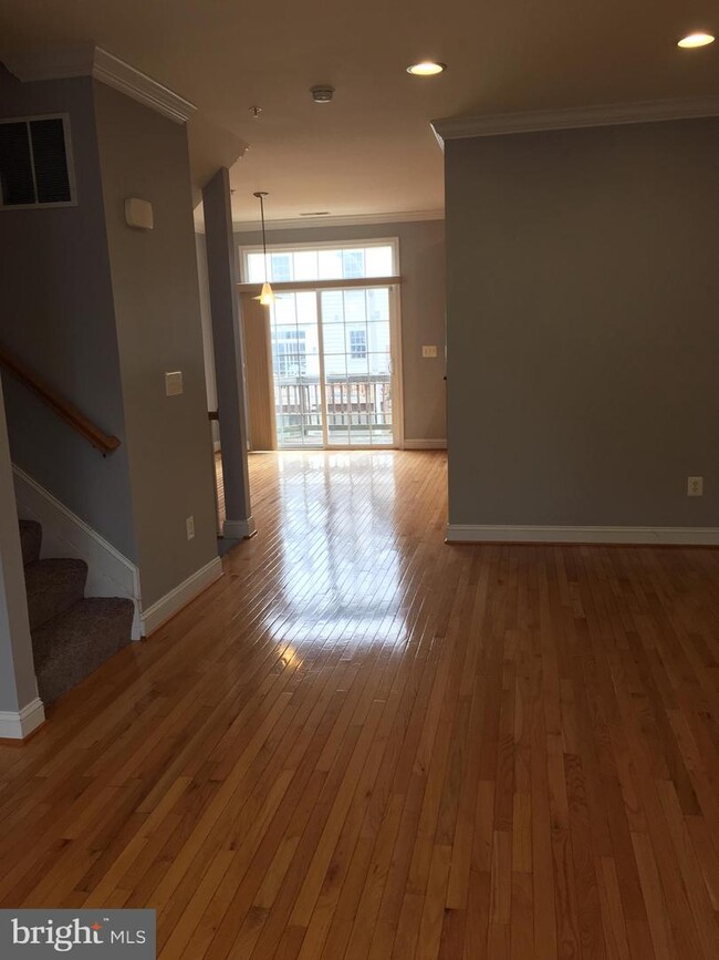 Foto del edificio - 831 McHenry St