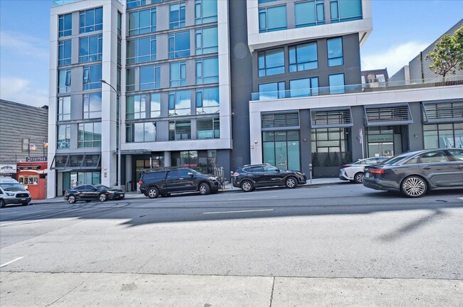 Building Photo - 1545 Pine St