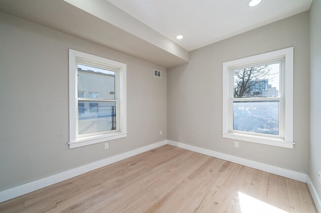 Building Photo - 213 Academy St