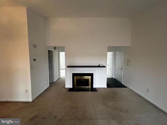 Building Photo - 549 Colecroft Ct