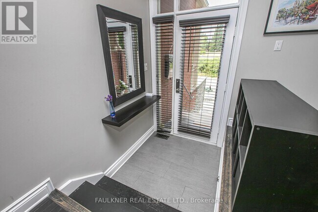 Photo du bâtiment - 403A Echo Dr