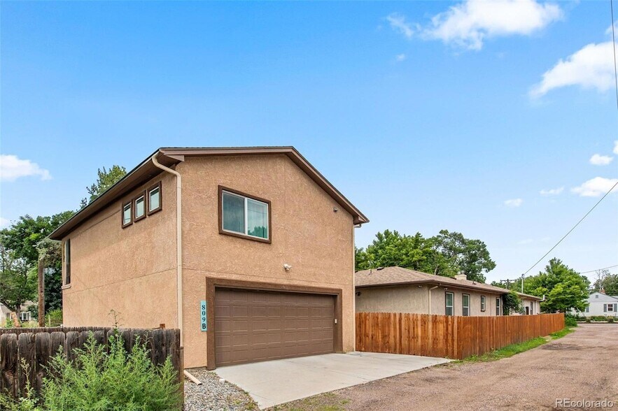 Foto principal - 809 Columbia St