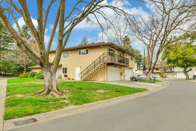 Building Photo - Two bedroom unit in North Davis