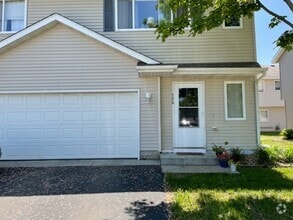 Building Photo - 520 Tanager Path