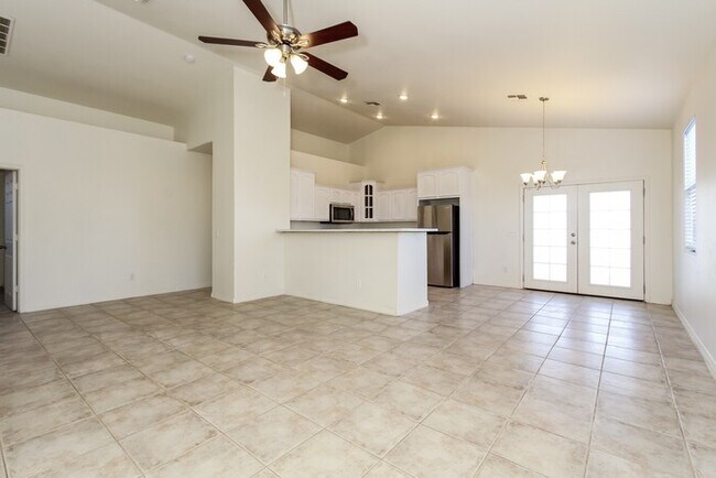 Foto del edificio - Come see this home today! 4 bed/2 bath