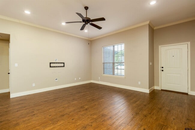 Foto del edificio - 5106 Shiloh Ridge Dr