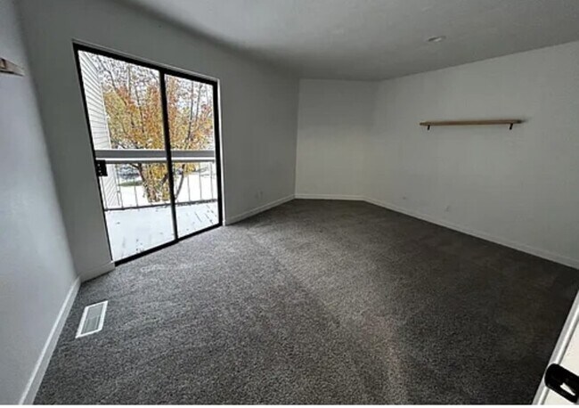 Building Photo - 5268 S Rome Beauty Pk