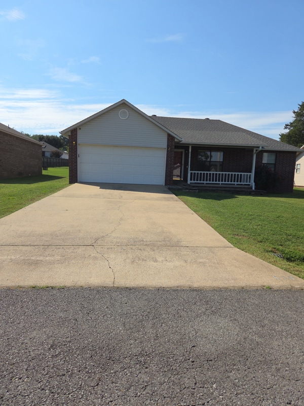 Primary Photo - 530 Summer Dr