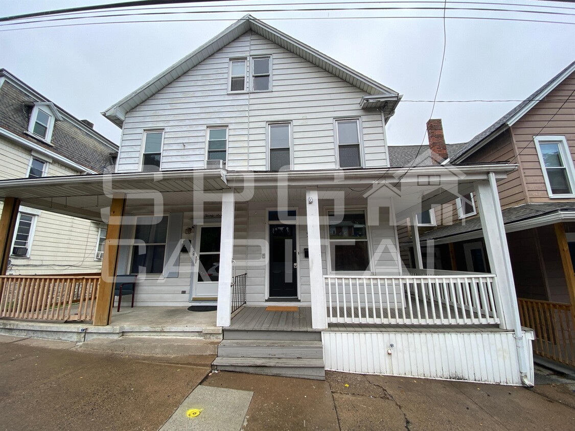 Primary Photo - 24 S Harrisburg St