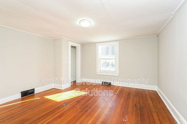 Building Photo - 3909 Burtis St