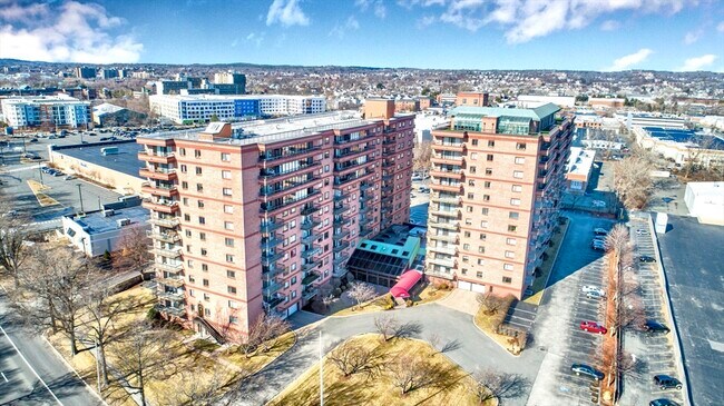 Foto del edificio - 3920 Mystic Valley Pkwy