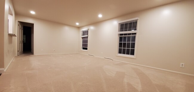 Building Photo - 5313 Territorial Rd