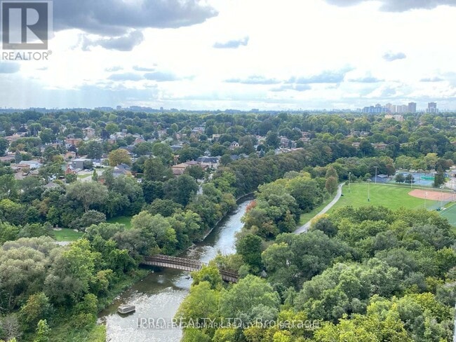 Building Photo - 10 Wilby Crescent