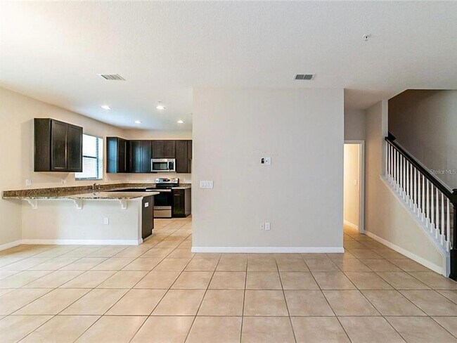 Foto del edificio - 2440 Seven Oaks Dr