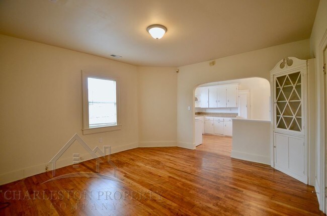 Building Photo - Beautiful Charleston Home
