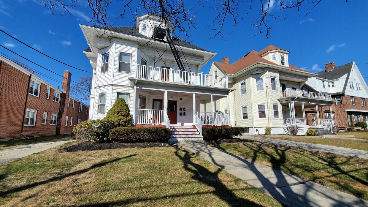 Primary Photo - 163-165 Norwood Ave