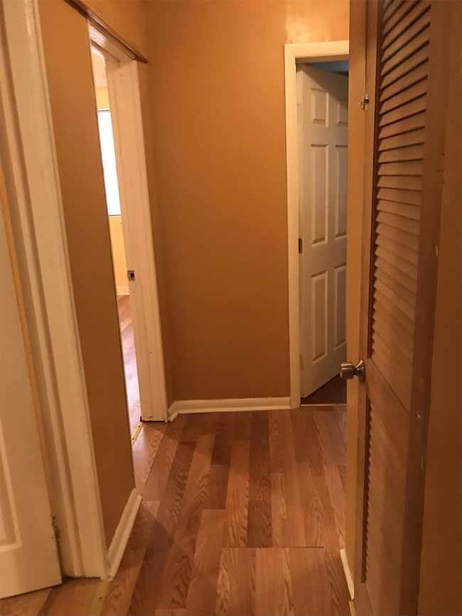 Building Photo - 1819 W 10th St