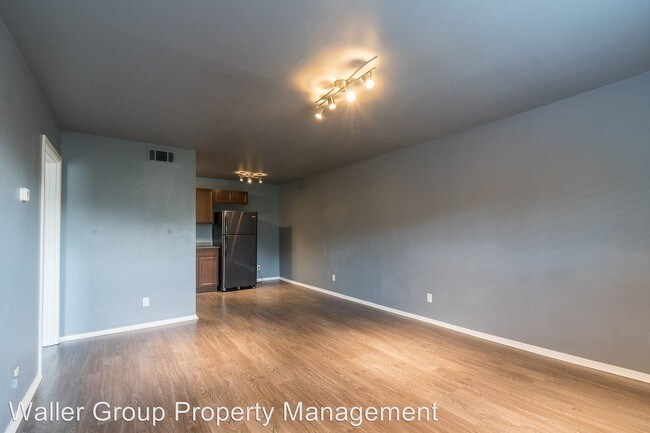 Foto del edificio - 4817 Reiger Ave