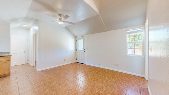 Building Photo - 3933 Finley Ave