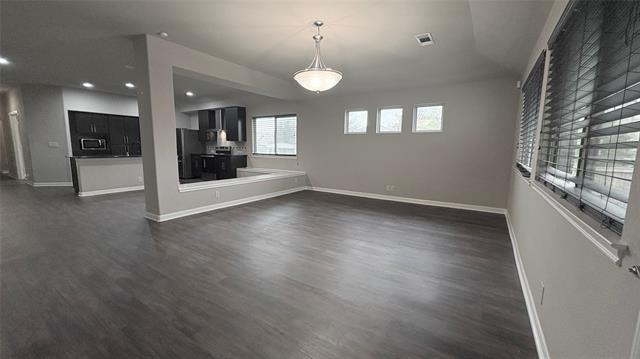 Foto del edificio - 2101 Long Forest Rd