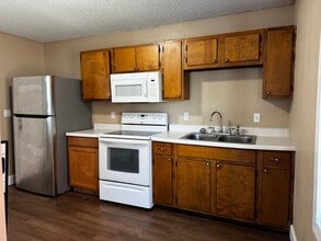 Building Photo - 209 Grice St