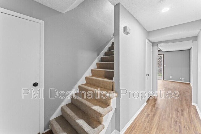 Building Photo - 16104 W 141st Terrace
