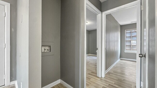 Foto del edificio - 1100 Wilson Rd