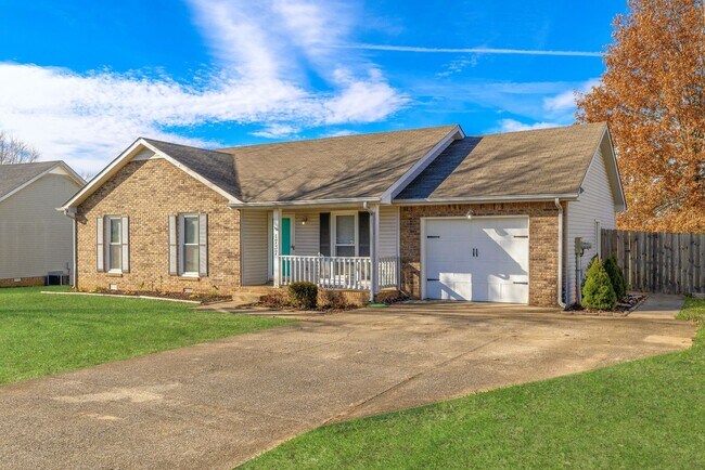 Building Photo - 3 Bedroom Dog Friendly Home For Rent Near St. B Area!