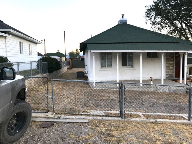 Building Photo - 3 Bedroom in McGill with basement  and Cov...