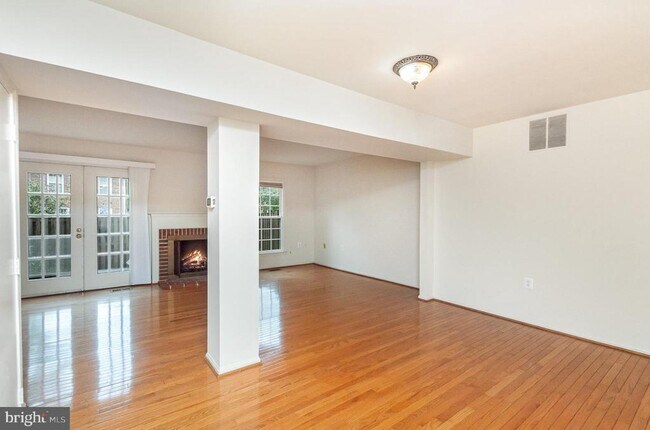 Building Photo - 2514-C S Arlington Mill Dr