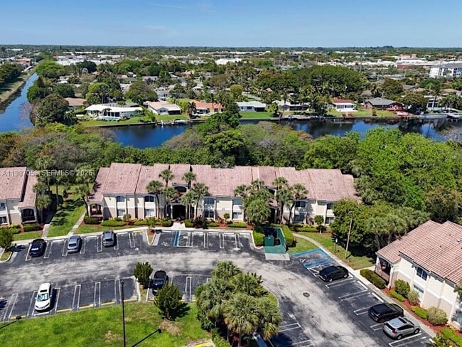 Building Photo - 815 Boynton Beach Blvd