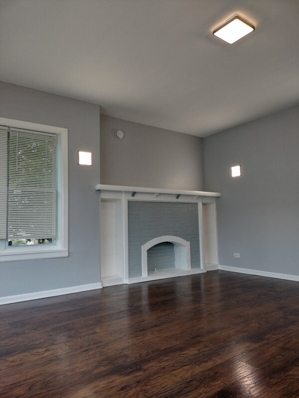 Building Photo - 2525 E 72nd Pl