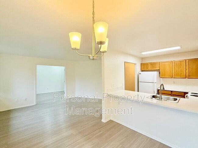 Building Photo - 3412 NE 66th Ave