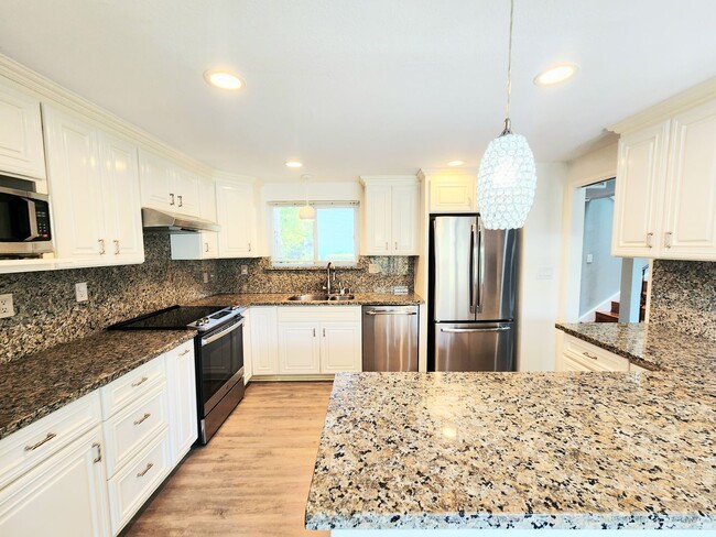 Building Photo - Spacious 4 bedroom in Foster City