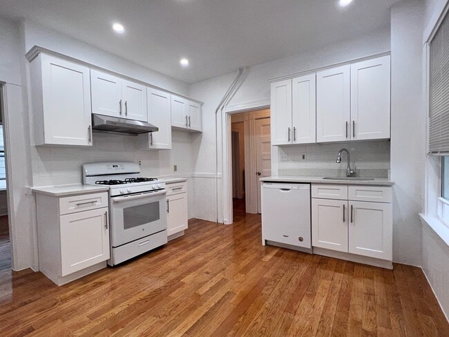 Building Photo - 275 Tremont St