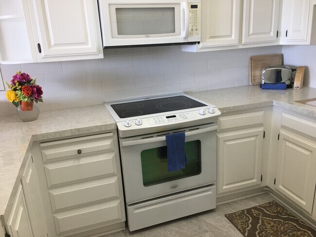 Cocina recién remodelada - 969 Hilgard Ave