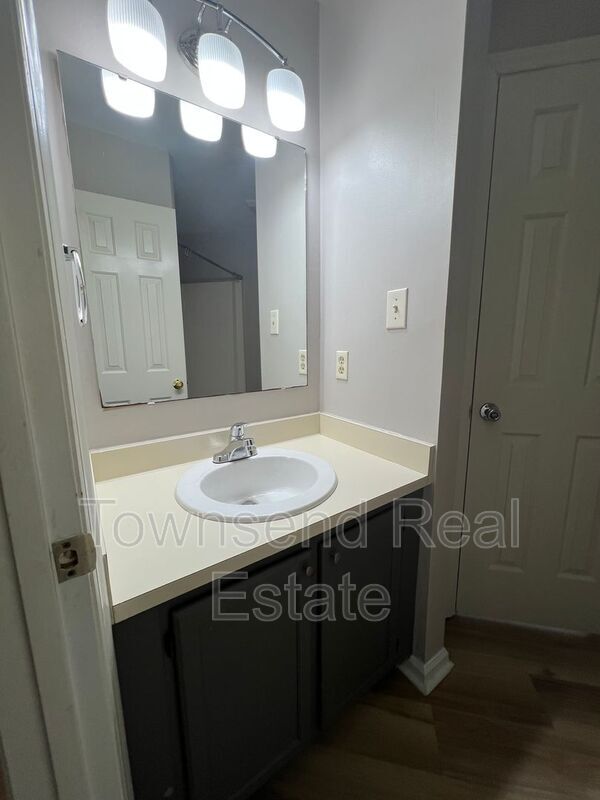 Building Photo - 5606 Bimini Pl