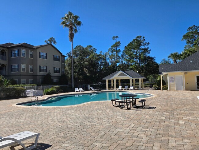 Building Photo - 2 Bedroom / 2.5 Bathroom Townhome – Magnolia Place