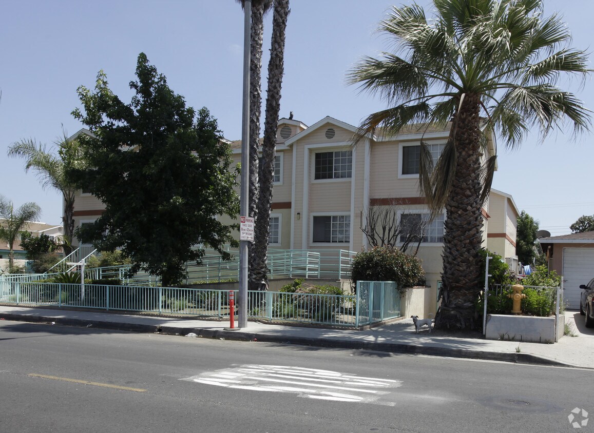 Building Photo - 836 W Romneya Dr