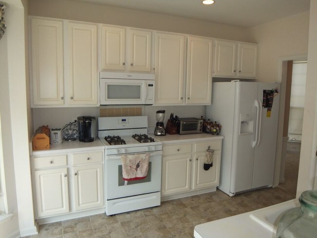 Building Photo - End unit water view TH for rent in Lake Ridge