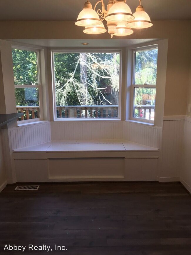 Foto del edificio - 4 br, 2.5 bath House - 6902 36th Ave SE