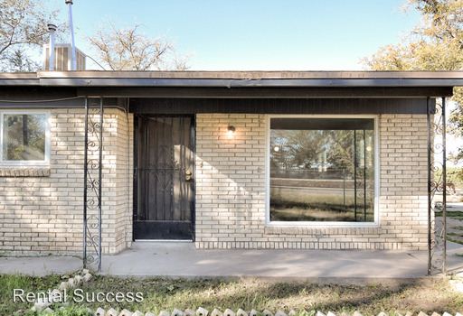 Building Photo - 8808 Old County Dr