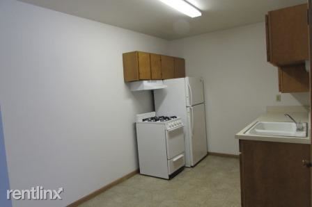 Building Photo - 615 Skyview Pl