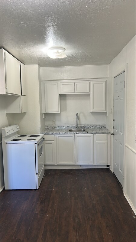 Building Photo - 2805 Carter St