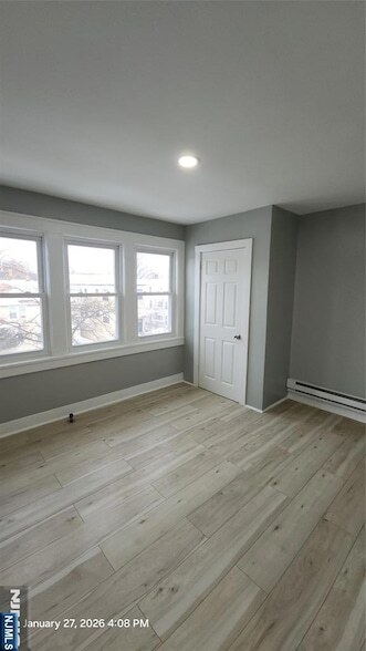 Foto del edificio - 180 Vassar Ave