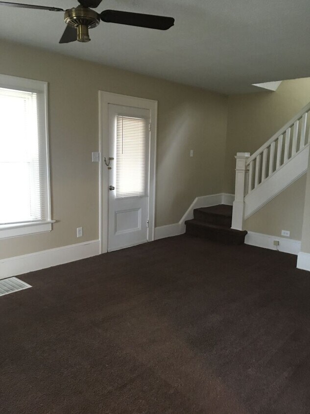 Foto principal - 432 W Waterloo Rd