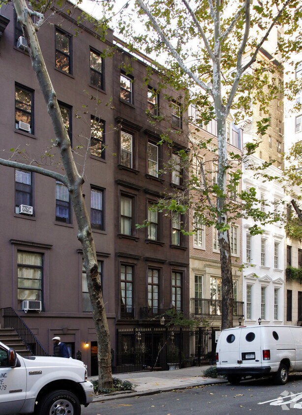 Building Photo - 120 E 61st St