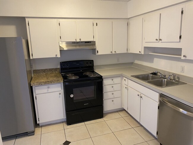 Building Photo - Spacious 2-Bedroom Apartment in Altamonte ...