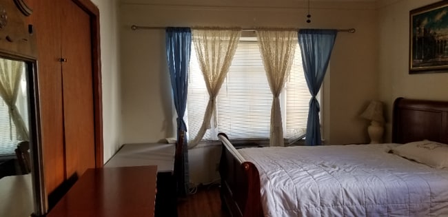 Foto del edificio - 206 W Cedar Ave